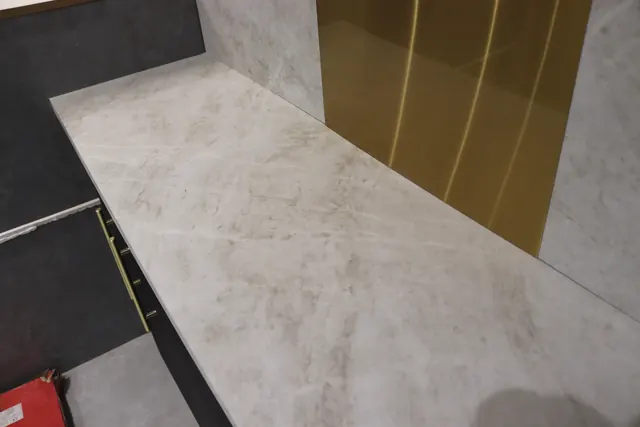 Marble-effect finish on a worktop